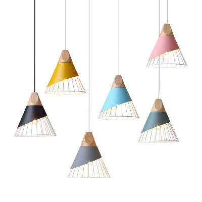 China Modern indoor wholesale nordic style decorative fixture e27 hanging wood chandelier lamp led wooden pendant light for sale