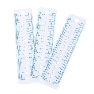 China Hand Knitting JP Plastic Ruler Forming Measuring Tools Knitting Needle Knitting Measure For Knitting Tool Accessories for sale