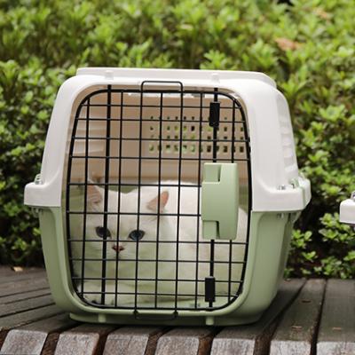 China Breathable High Quality Airline Approved Outdoor Pet Cage Cat Dog Plastic House Portable Pet Travel Carrier for sale