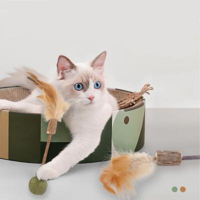 China 2022 Sustainable Natural Silvervine Sticks Catnip Ball Of Amazon Success 100% Matatabi Cat Toy With Feathers for sale