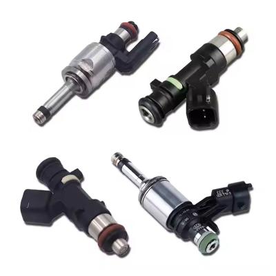 China Womala Nuevas piezas originales de automóviles OE 32140135 inyector de combustible para Volvo 2019-2022 Volvo XC40 piezas de repuesto en venta