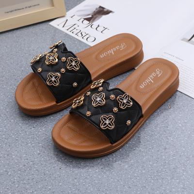 China Cushioning SAYAS Wholesale Flat Sandals Custom Logo 2022 New Design Slippers Ladies Outdoor Dazzling Jewelry Women Slipper for sale