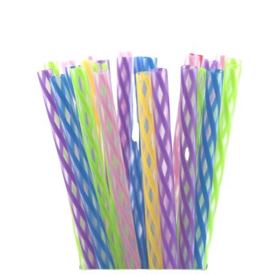 China Sustainable PP Plastic Transparent Stripes Drinking Straws for sale