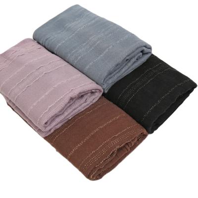 China Skin Friendly Wholesale Turkish Shiny Gold and Silver Muslim Women Hijab Scarves Yarn Cotton Organic Scarves for sale