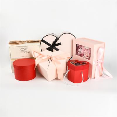 China Luxury Recycled Materials Round Flower Gift Box Cardboard Boxes Gift Box Flower For Bouquets Arrangements Packaging for sale