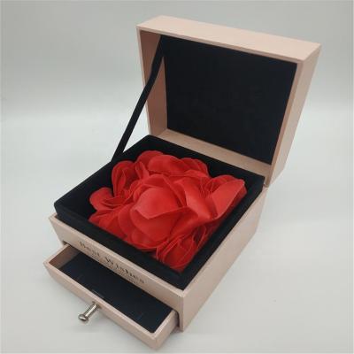 China Candy Jewelry Eyelash Flower Roses Custom Printing Color Lash Kraft Soap Pull Out Paper Box en venta