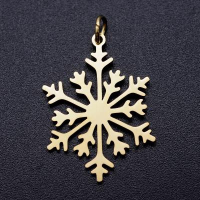 China CLASSIC 304 L Stainless Steel Jewelry Hollowed Out Snowflake Electroplating Polishing Pendants For Women for sale