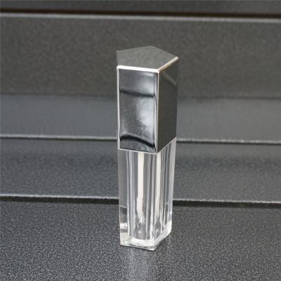 China Low MOQ empty silver plastic lip gloss bottle, creative portable lip gloss tube, lipstick tube for sale