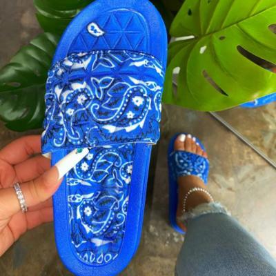 China New Style Bandanna Lightweight Custom Purse Women's Blue Sandalias Slippers Bag Bandana Set Slides for sale