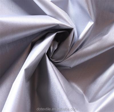 Chine Silvered Style Oxford Cloth Fabric Silver Coating 210t Density Taffeta For Car Garment à vendre