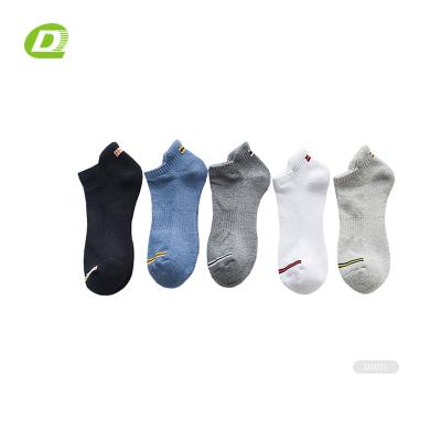 China DQ- D053 Sustainable Sustainable Shorts Socks Sneaker For Mens Ankle Socks Cotton Mens Sneaker Socks for sale