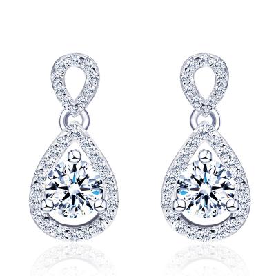 China Cute Exquisite Glitter moissanite white gold Diamond Earrings in Teardrop Shape women Daily wear jewelry accessories for sale