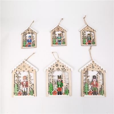 China Cute Christmas Window Theme Pendant Wooden Craft Jewelry Pendant for sale