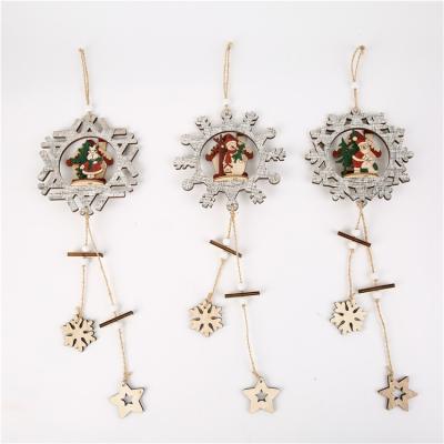 China Cute Wooden Xmas Party Decoration Snowflake Ornament Indoor Christmas Tree Pendants for sale