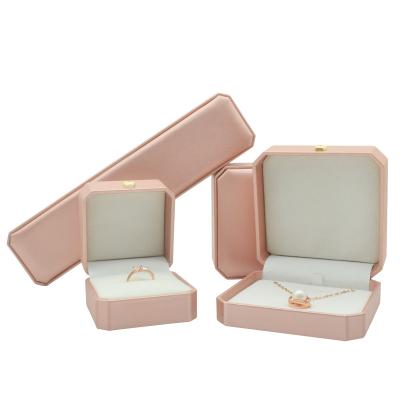 China Classic Elegant Vintage LOGO High Garde Luxury Gold Stamping PU Jewelry Packaging Custom Leather Gift Boxes for sale