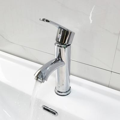 China Cheap Metered Faucets And Convenient Basin Faucet Mixer Deck Mounted Cold And Hot Water Single Handle Bathroom Basin Faucet for sale