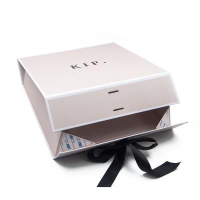 China Custom Recycled Materials Logo Caja De Carton Paper Cardboard Printed Luxury Black Ribbon Pink Flap Packaging Magnetic Folding Gift Box for sale