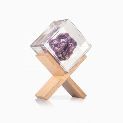 China Remembrance Gift Special Pieces Amethyst Acrylic Resin Cube Shaped Home Decoration With Wooden Stand for sale