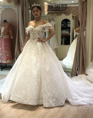 China Design Plus Size Ball Gown Lace Wedding Dress New 2021 Breathable Off The Shoulder Train Royal Wedding Dress for sale