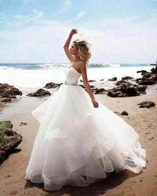 China 2021 Sweetheart Strapless Ruffles Beach Wedding Dress Ball Gown Breathable Simple Floor Lengths for sale