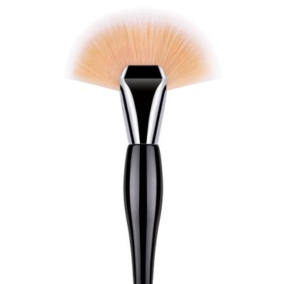 China High Quality Hot Selling Flat Brush Black Handle Single Makeup Brush Makeup Brush For Women Makeup Tools for sale