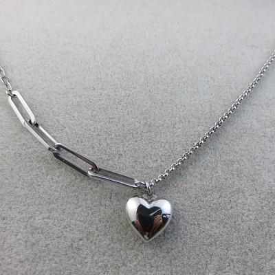 China Single Chain Lead Free Nickel Free Solid Heart For Girls Minimalist Stype Lady Necklace 304 Stainless Steel Choker for sale