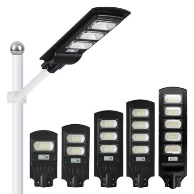 China HIGH ROAD Pole Best Quality BIS Certified Outdoor Solar Street Light 300W Solar Cell Outdoor Motion for sale