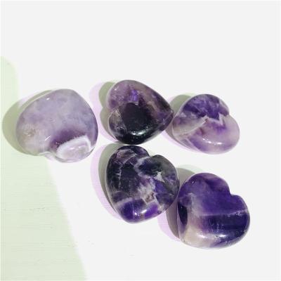 China China Wholesale Crystals Healing Gemstone Heart Shaped Hand Carved Amethyst Dreamy Heart For Decoration for sale