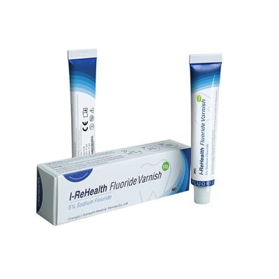 中国 Office 10ml Fruit Flavor 5% Sodium Fluoride Varnish For Pediatric Fluoride Treatment 販売のため