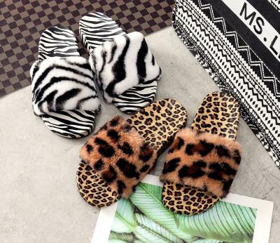 China Fashion Trend Ladies Winter Slippers Fashion Women's Sandals PVC Leopard Fur Large Size Thick-Soled Slipper for sale