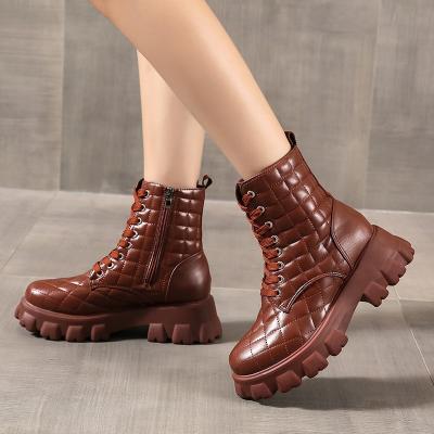 China 2022 Fashion Trend Leather Lace Up Newest British Style Round Ankle Chunky Platform Boots Toe Side Zip Boots Women for sale