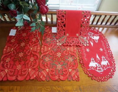 China 100% Ployester Polyester Table Cloth Embroidery Lace Tablecloth for sale