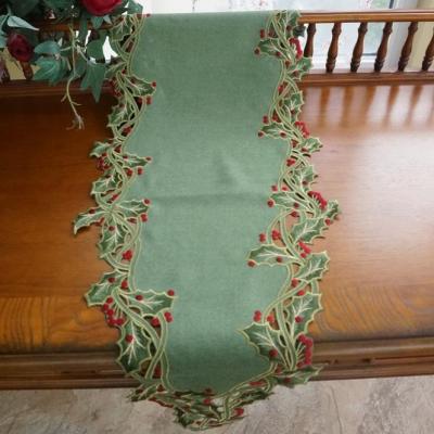 China Holiday Polyester Easter Tablecloth Christmas Holiday Table Runner for sale