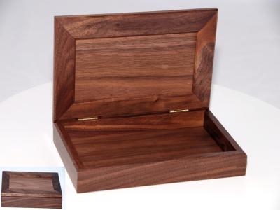 China Solid Walnut Square wood box for sale