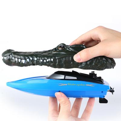 China Prank Toys Prank Toys 2.4G Speed ​​Remote Control Boat Toys Simulation RC Crocodile Head Electric Waterproof Racing Boat for sale