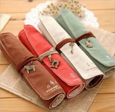 China Fashion\Comfortable\Durable Vintage Roll Pencil Bag Canvas Pencil Bag Creative Simple Stationery Bag for sale