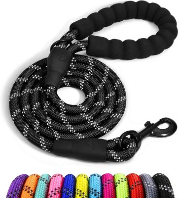 China Reflective Comfortable Padded Dog Strong Reflective Yarns Strong Handle Leash for sale