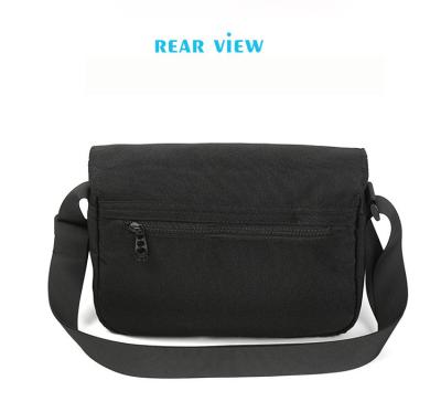 China Fashion Casual Light Weight Bag Wholesale Waterproof Men's Shoulder Sports Waterproof Messenger Bag for sale