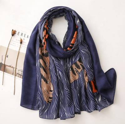 China Autumn New Women's Autumn New Women's Gauze Scarf Cotton And Linen Decoration Yitao Spring Scarf for sale