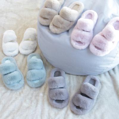 China Fashion Trend Fashion Women Vegan Faux Fur Slide Two Band Strap Open Toe Slide Women Winter Slippers Fluffy House Memory Foam for sale