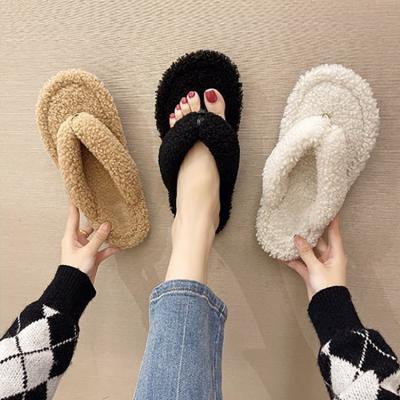 China Fashion Trend Women's Furry Ladies Bedroom Thong Shearling Fur Imitated Slippers Fashion Trend Women's Lamb Fur Sandals for sale