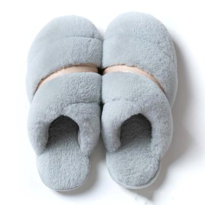 China Custom fashion trend women high quality warm indoor outdoor pink fluffy home guest felt soft fur slippers for sale