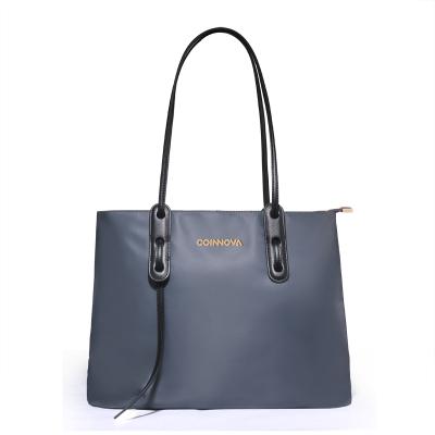 China High Quality Water Resistant Tote Bag Amazon Fashion Large Capacity Square Bag Best Small Casual Messenger Bag for sale