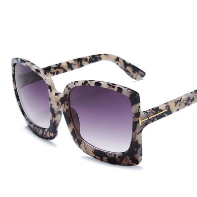 China Fashion Sunglasses Wholesale Luxury Over Popular Square Leopard Glass Sun Glasses PC Frame Shades Female Big Size Sun Glasses Women UV400 for sale