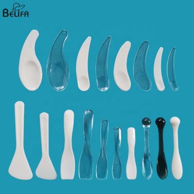 China Cosmetic plastic mini skin care makeup mask brush spoon eye facial face cream mask spatula en venta