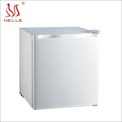 China 50L DC12V24V Mini Bar Solar Fridge For Caravan RV Trailer Outdoor Use 45*46*50CM for sale