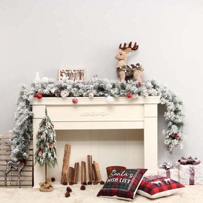 China Artificial Christamas Home Decoration Christmas Wreath with Ornaments Decorate Home Decoration for sale