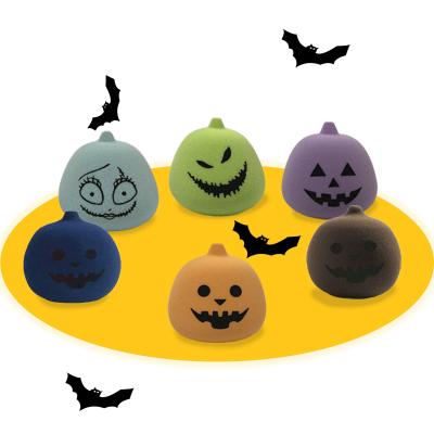 China Hallowmas/Halloween Restriction Makeup Mini Sponge Popular Pumpkin Shape Washable Exclusive Beauty Sponge Customized for sale