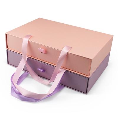 China Handmade Ribbon Handle Drawer Box Luxury Packaging Wig Boxes Custom Logo Packaging for sale