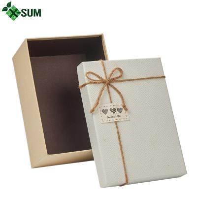 China Recycled Materials TypeSilk Logo Cardbboard Custom Scarf Box Packaging for sale